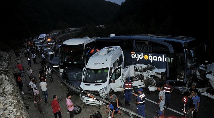 İnegöl'de feci kaza: 31 araç birbirine girdi