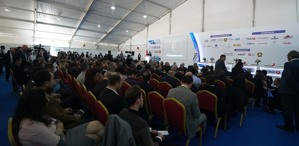 Ankara Lojistik Zirvesi kapılarını ziyaretçilerine açtı