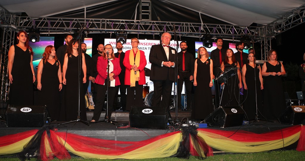 Krone, Alman Milli Birlik Günü'ndeydi