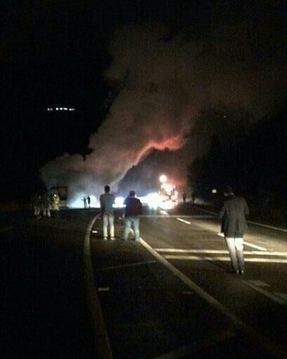 Yolcu otobüsü alev topuna döndü