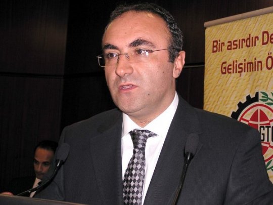 Yıldırım, ekibini kuruyor istifalar başladı