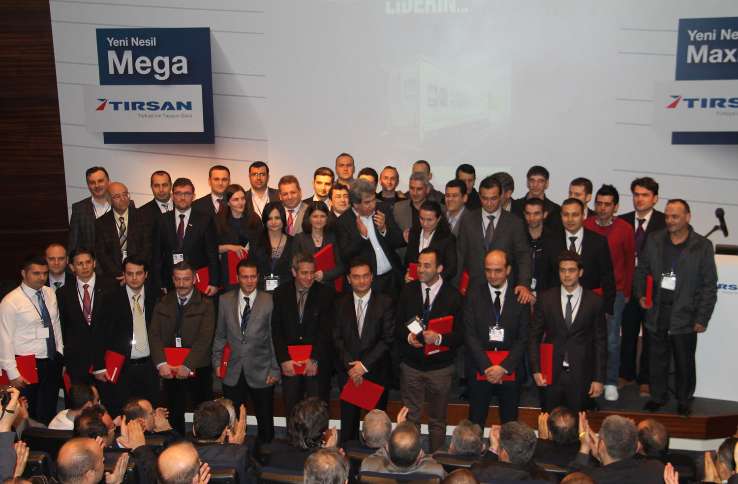 TIRSAN’ın yeni nesil perdelileri sahne aldı