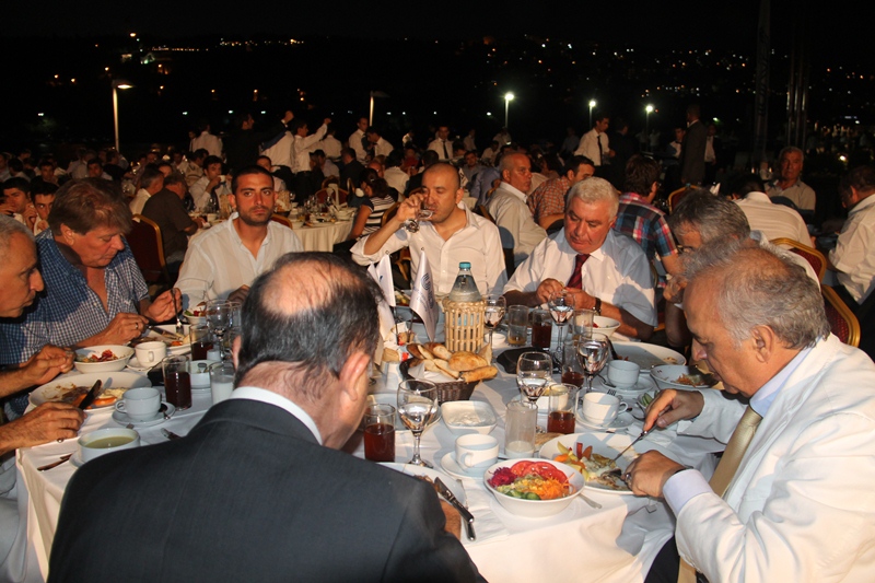 UND, seçim için turlara başlıyor