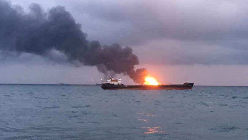 Kerç Boğazı'ndaki gemiler 22 gündür söndürülemiyor