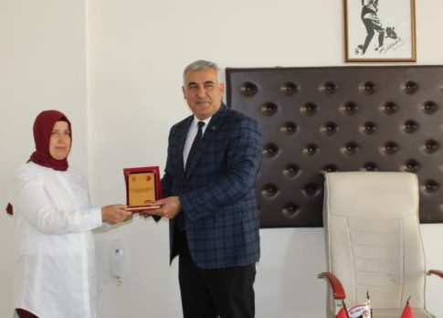 Kuzulu Taşımacılık'tan Kadın Şoförlere Plaket