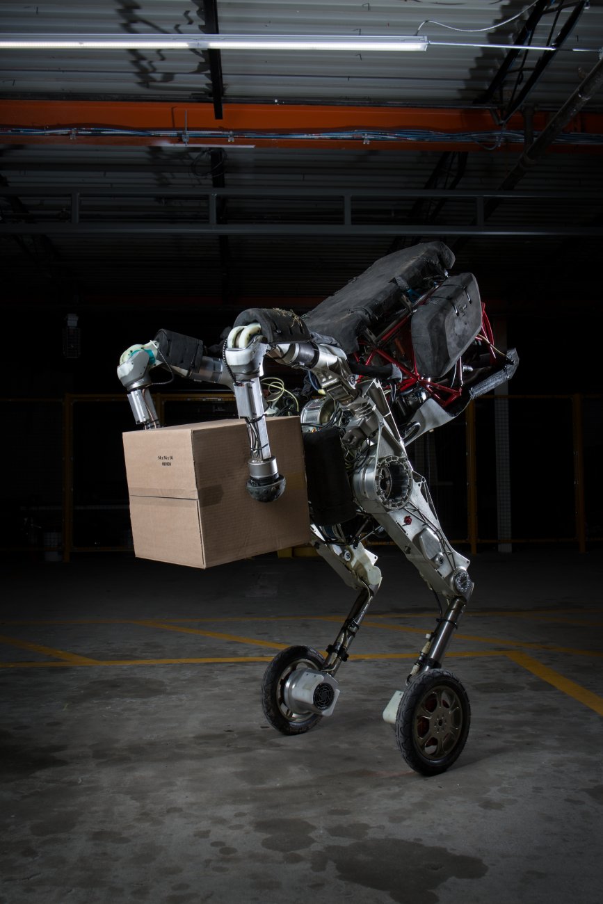 İşte Boston Dynamics'in taşıyıcı robotu: HANDLE