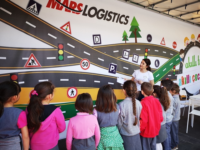 Mars Logistics’in Akıllı Tırı çocuklar için yola çıktı