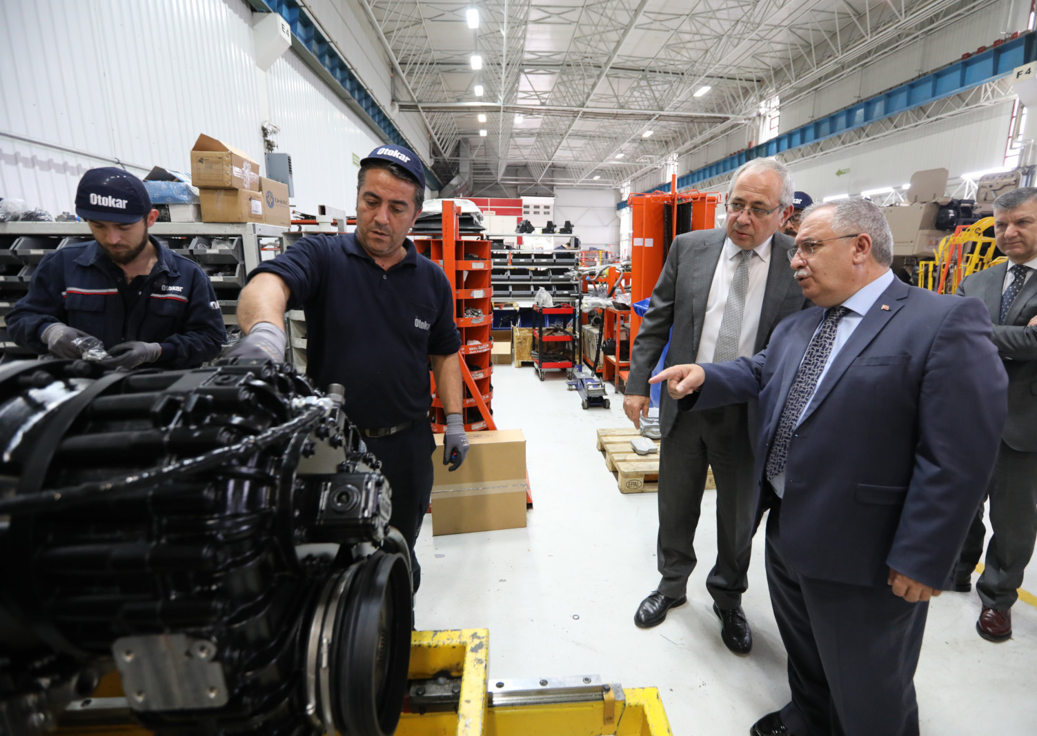 Vali Nayir'dan Otokar fabrikasına ziyaret