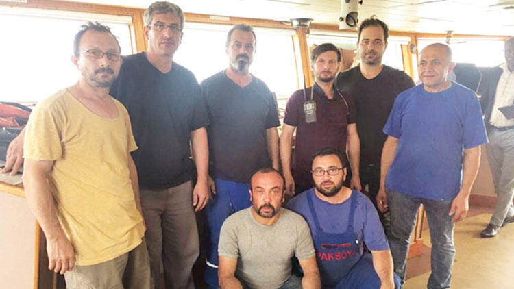 "Gemimiz yakılmasın diye teslim olduk"