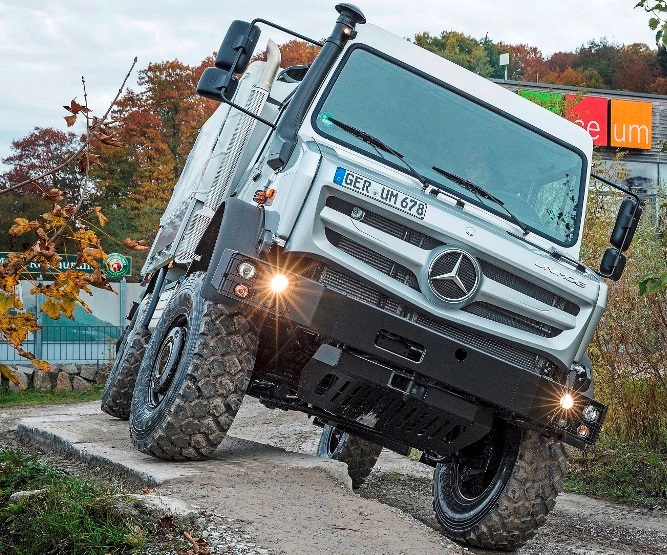 Mercedes'in Unimog'u “Yılın Off-Road Aracı” seçildi