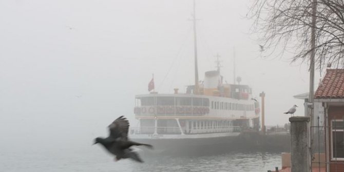 Görüş mesafesi 10 metreye düştü, vapur seferleri iptal
