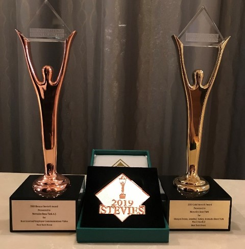 Mercedes-Benz Türk’e 2 Stevie Ödülü birden