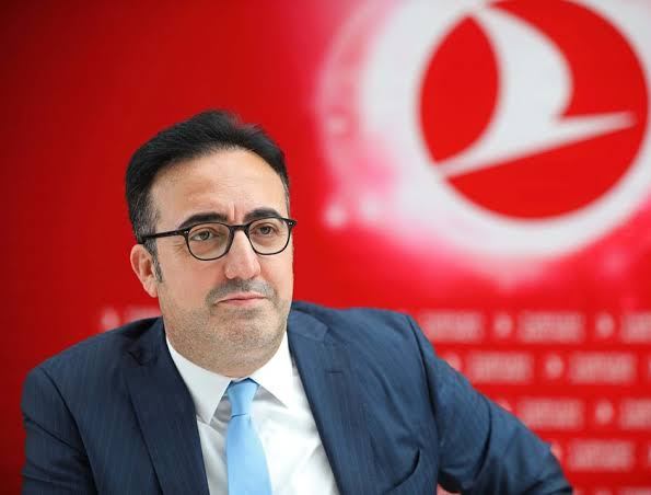Özeller “karsız” iç hatları kapattı, ceremeyi THY çekiyor