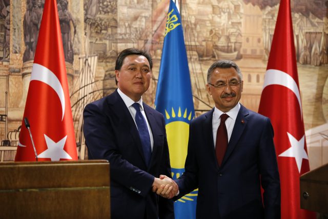 Türkiye ve Kazakistan ortak lojistik merkezler kuracak