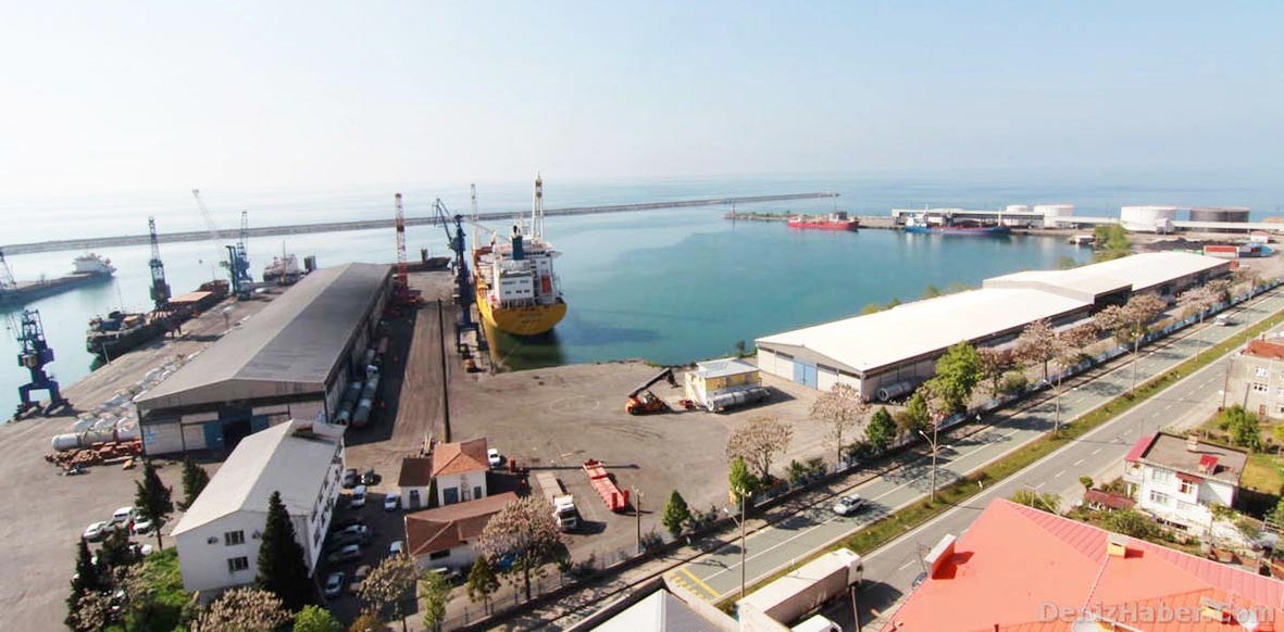 Mersin Büyükşehir, Taşucu Limanı’nından çekiliyor
