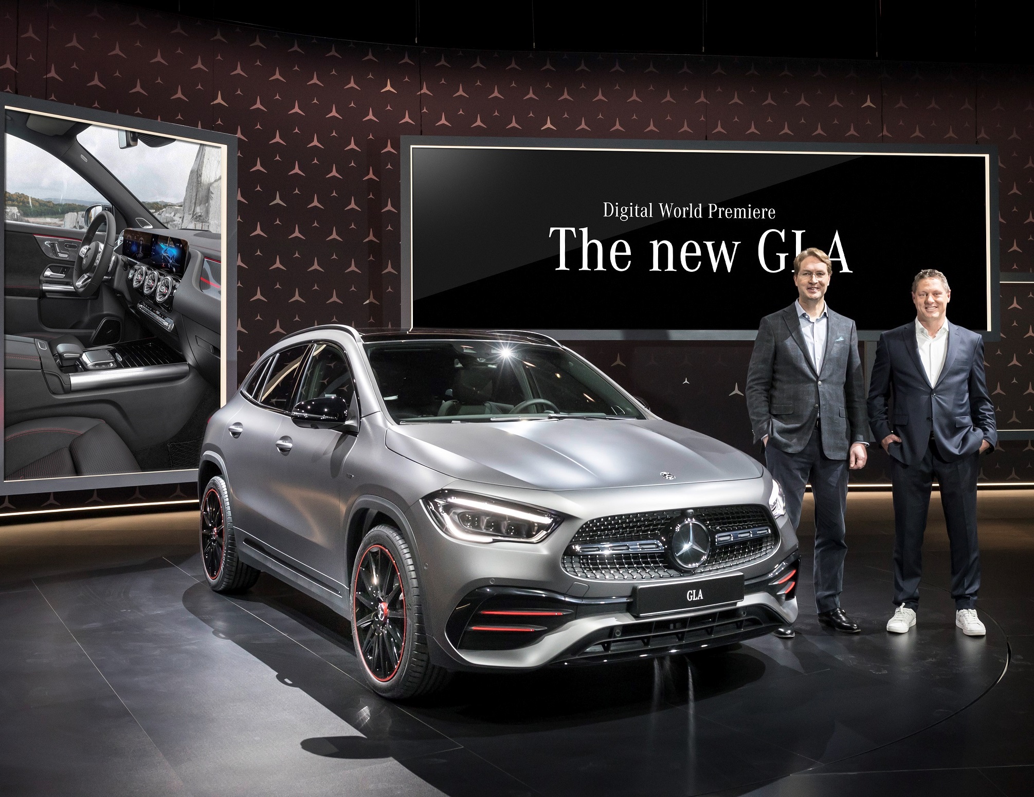 Dünya, aynı anda Yeni Mercedes GLA lansmanını izledi