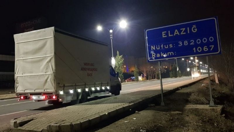 Nakliyeciler, depremzedeleri yarı fiyatına taşıyor