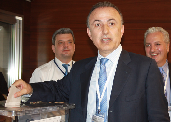 DTO'da Metin Kalkavan önde