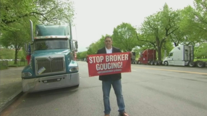 Beyaz Saray'da TIR'larla "düşük taşıyoruz" protestosu