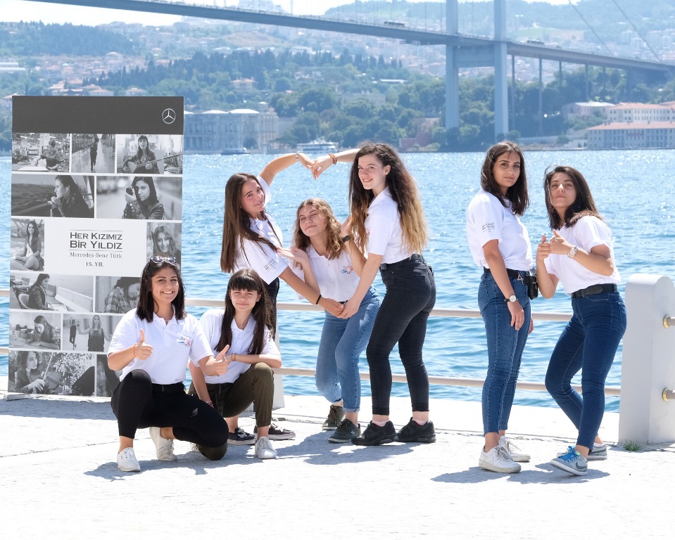 Mercedes, 16 yıldır Türk gençlerinin yanında