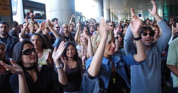 THY'den atılan 305 personel göreve dönüyor