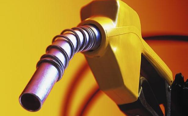 Petrol devlerine baskın