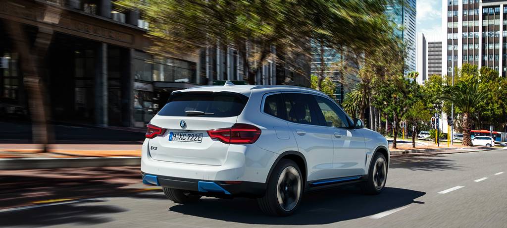 BMW'nin elektriklisi iX3 yollara çıkmaya hazır