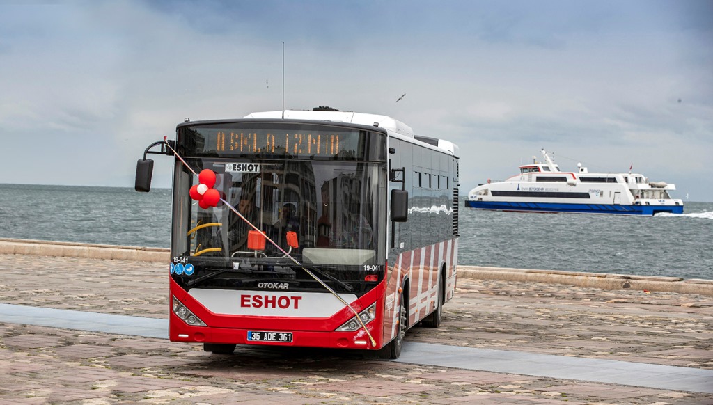 İzmir'e 304 Otokar otobüsü için imzalar atıldı