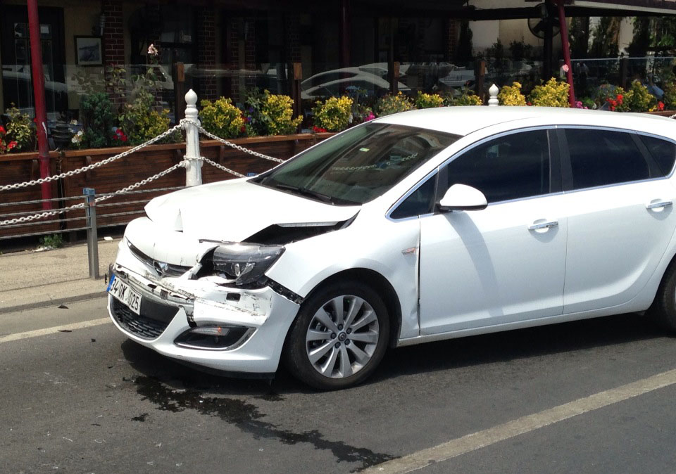 Mete Kalender kaza geçirdi