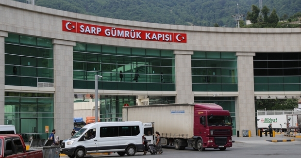 Sarp Sınır Kapısı’nda günlük TIR geçiş rekoru