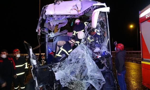 Can pazarı: Yolcu otobüsü kamyona çarptı