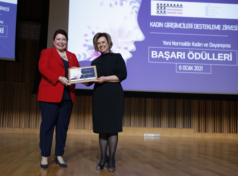 ‘Fayda ve Değer Yaratan’ kadın ödülü Tülin Tezer'in