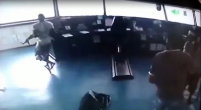 Deniz haydutu dehşeti kamerada