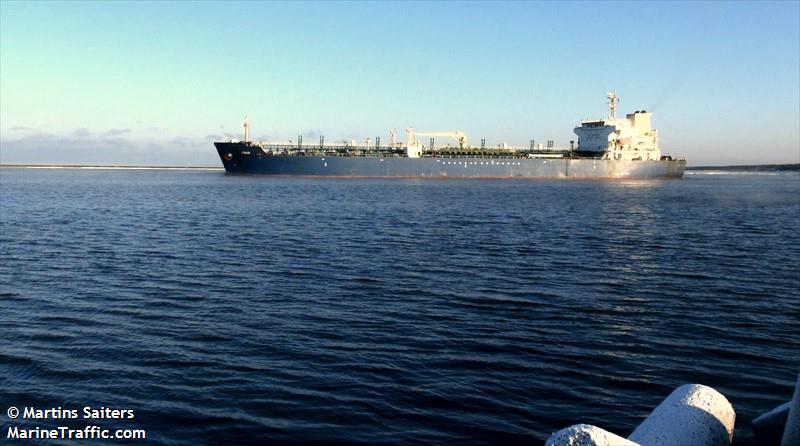 Mombasa Limanı'nda mahsur kalan denizciler gemiyi satıyor