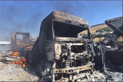 Suriye'de TIR'larımızı yaktılar