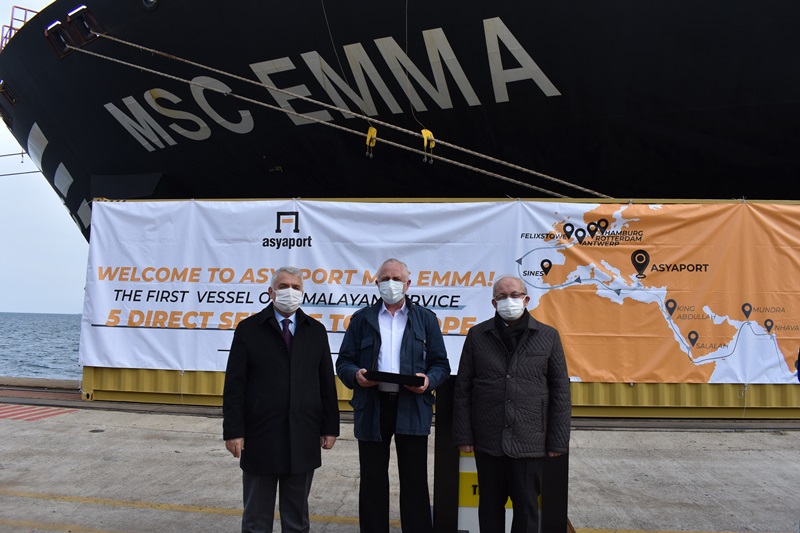 Himalaya servisinin ilk gemisi Asyaport’a yanaştı