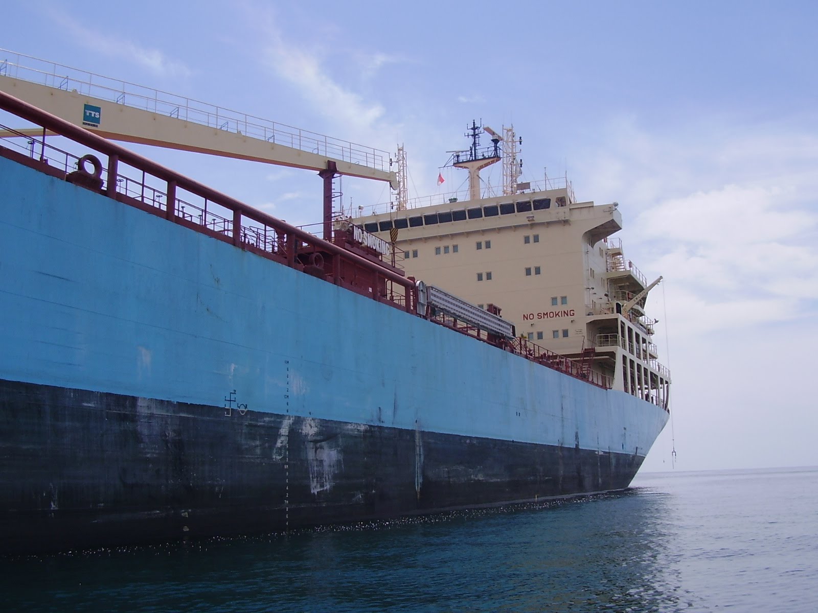 Maersk gemisi 15 gündür okyanusun ortasında bekliyor