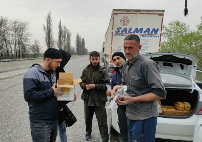 Nakliyecinin çilesi: Azerbaycan ek ücret alıyor, Rusya bekletiyor