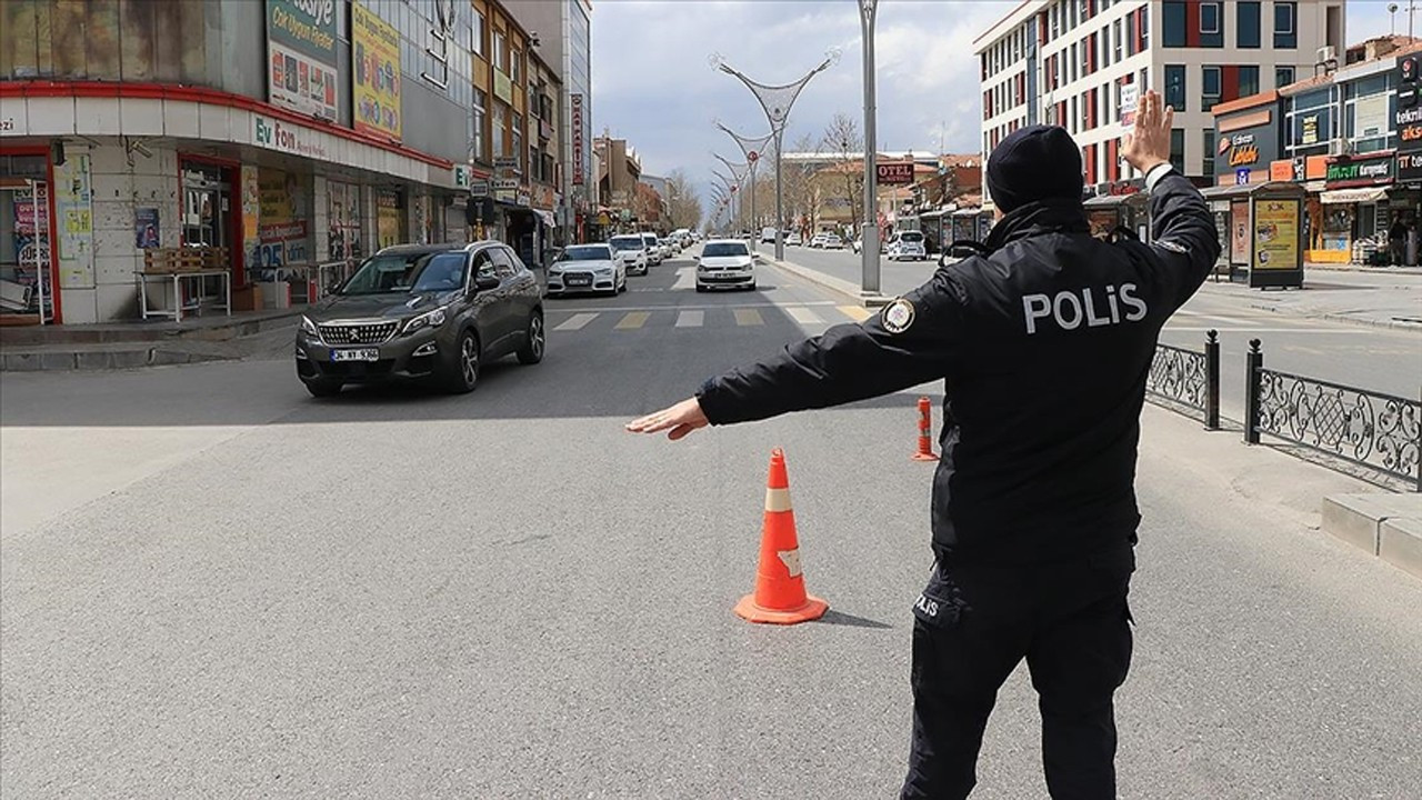 Tam kapanmada nereler açık, kimler muaf?