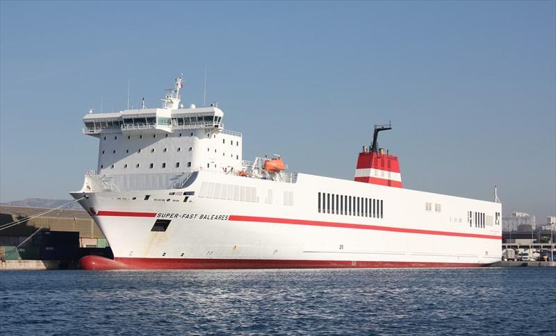 Bu gemi acaba neden hâlâ İzmir’de?