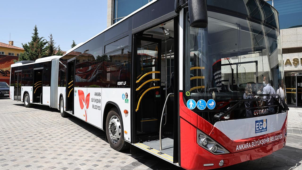 Otokar'ın kazandığı 28 körüklü otobüs ihalesinin imzaları atıldı
