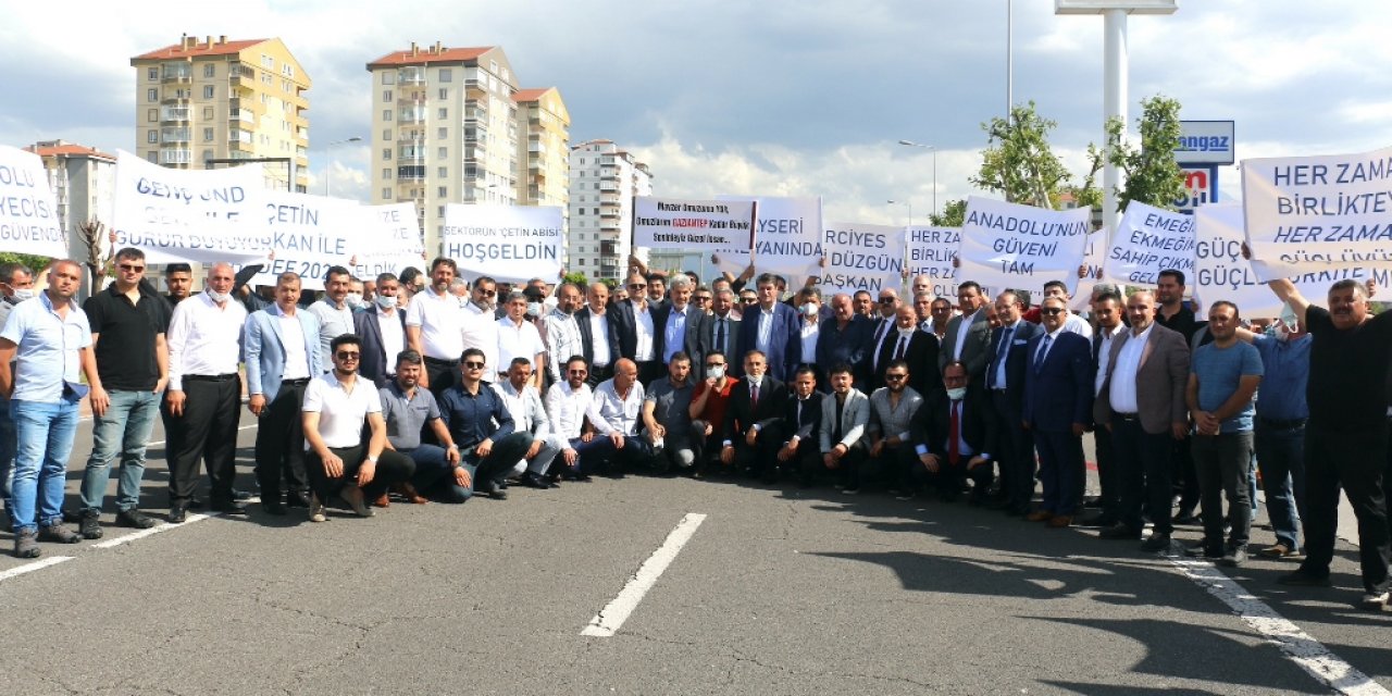 UND Başkanı Nuhoğlu, Kayserili nakliyecilerle buluştu