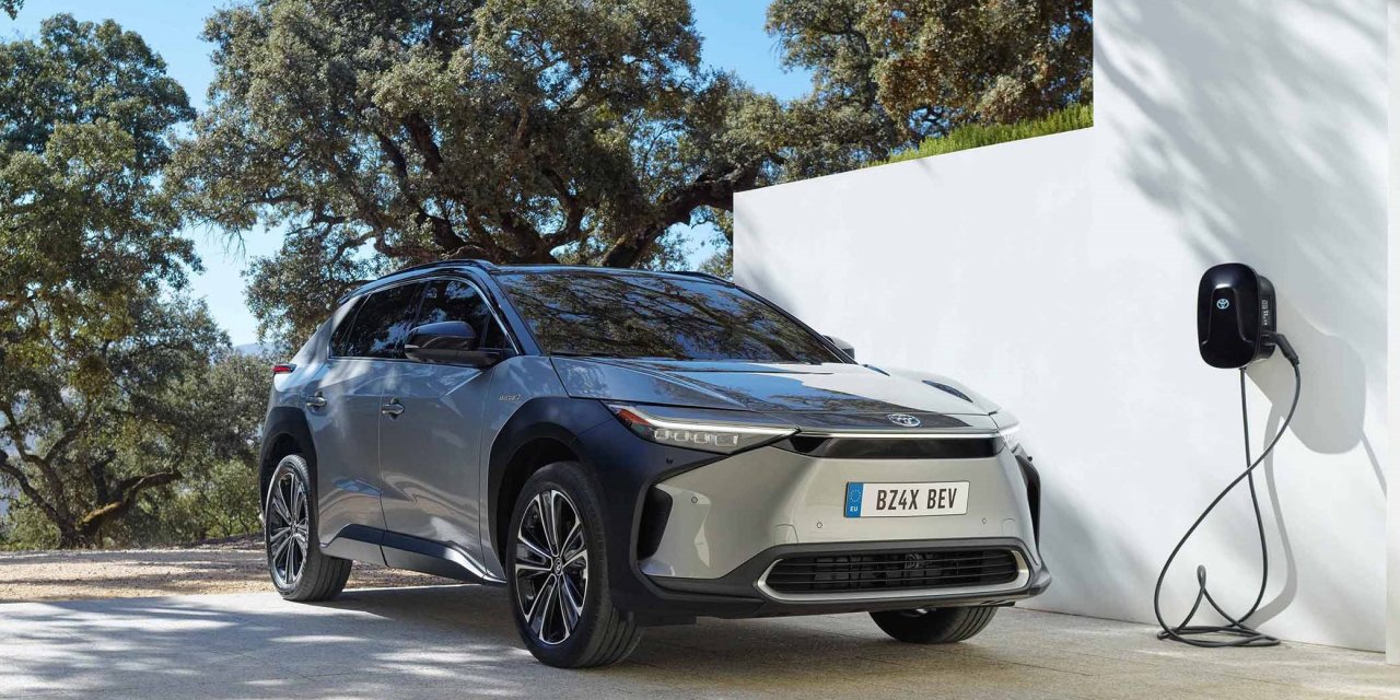 Toyota Elektrikli Aracı bZ4X’i Dünya Lansmanıyla Tanıttı