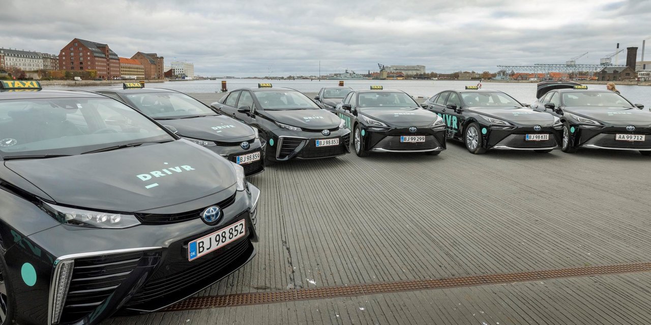 100 Hidrojen Yakıtlı Toyota Mirai Taksi Kopenhag Yollarında