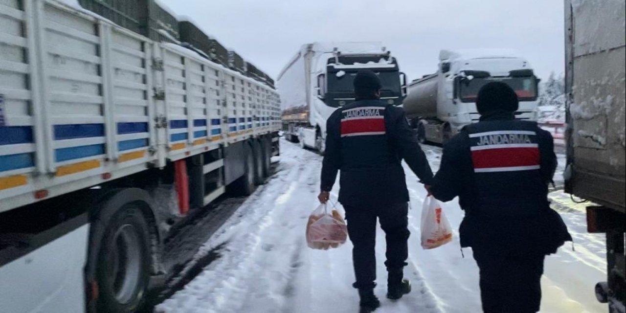 2.800 kişi kurtarıldı, binlerce kişi ve araç hala mahsur