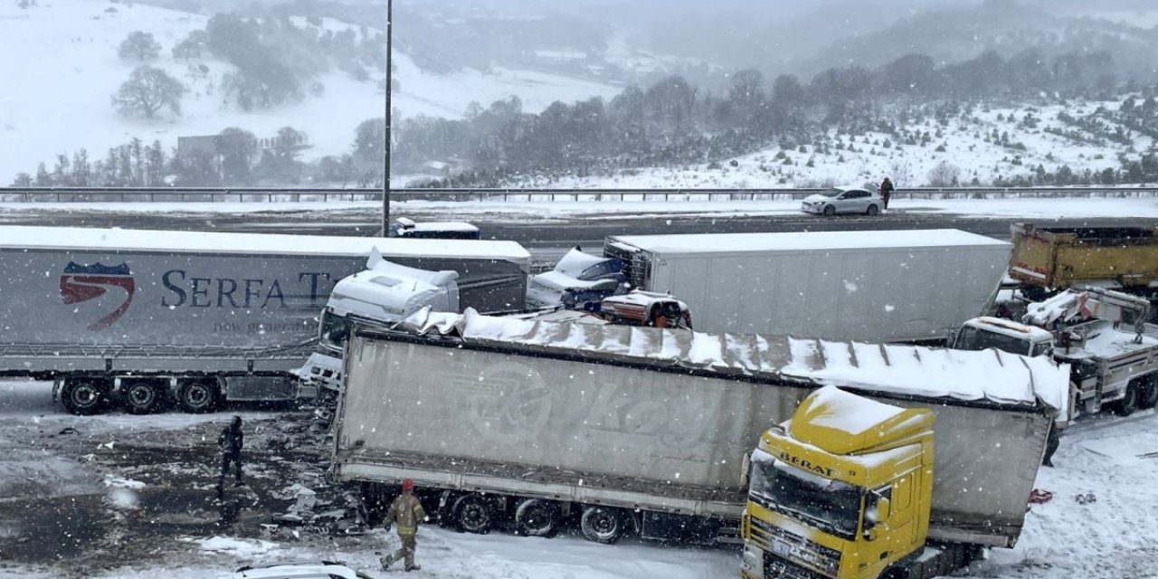 Kuzey Marmara Otoyolu’nda zincirleme kaza: 5 TIR 2 yolcu otobüsü