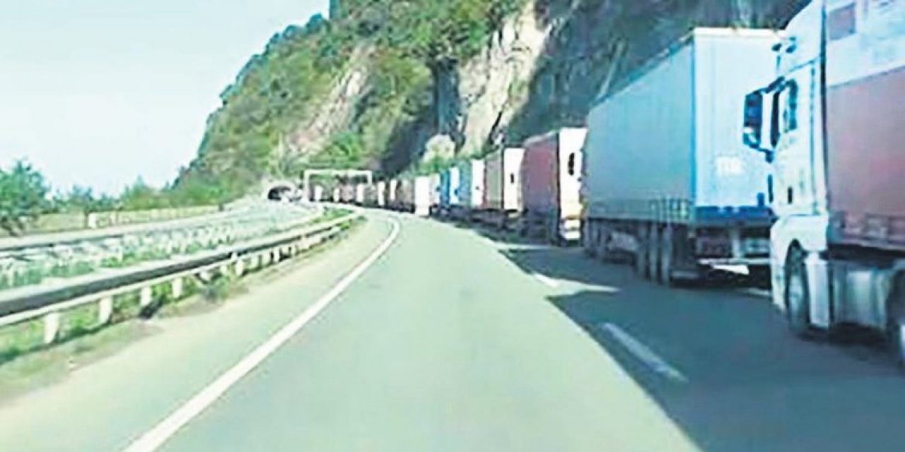 Sarp, Sarp olalı hiç bu kadar yabancı plakalı TIR görmedi