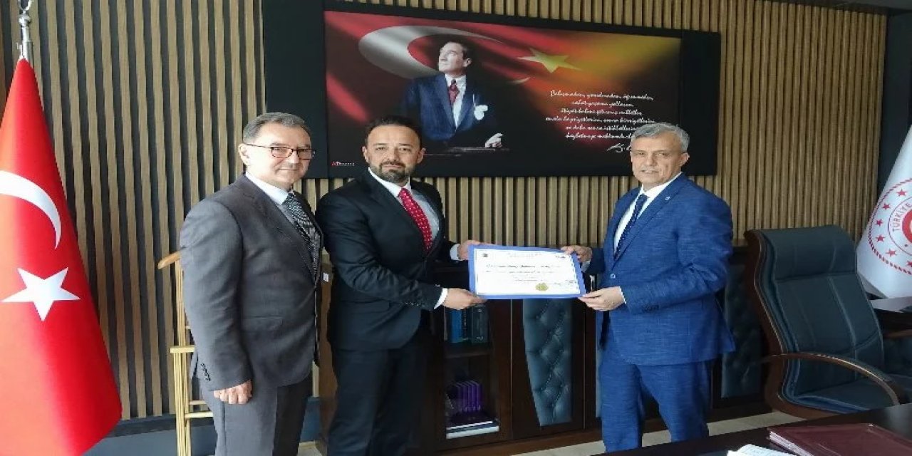 Sönmez Bustaş, yetkilendirilmiş yükümlü sertifikası aldı