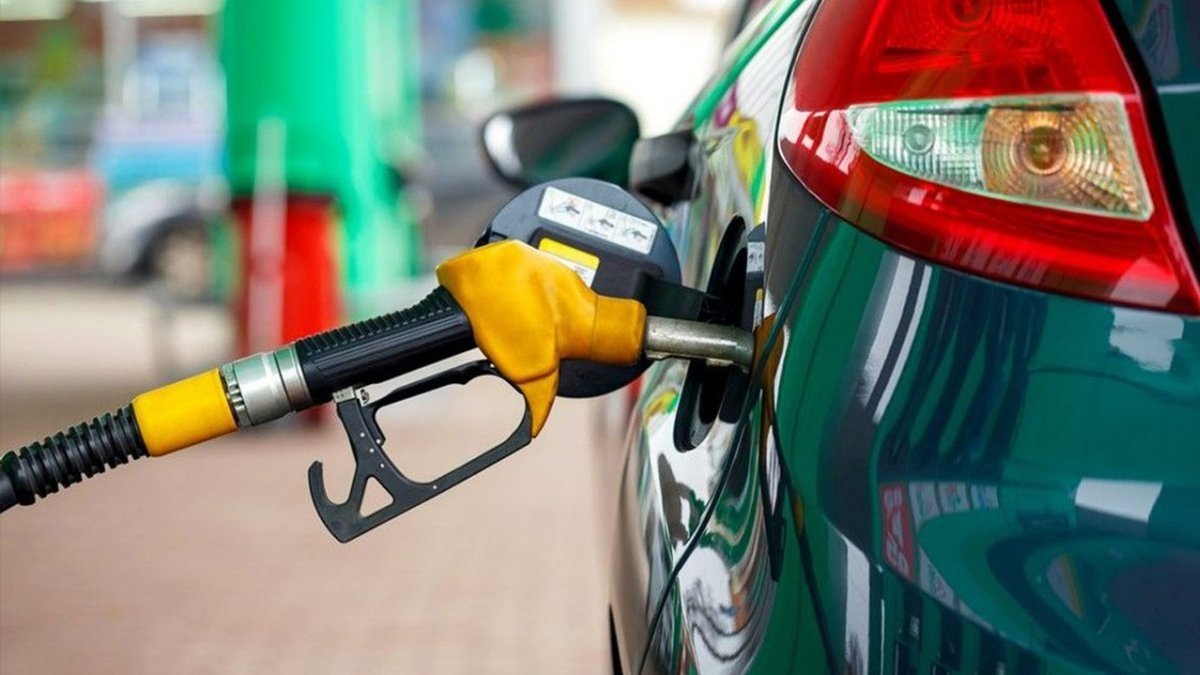 Benzine ve motorine büyük zam
