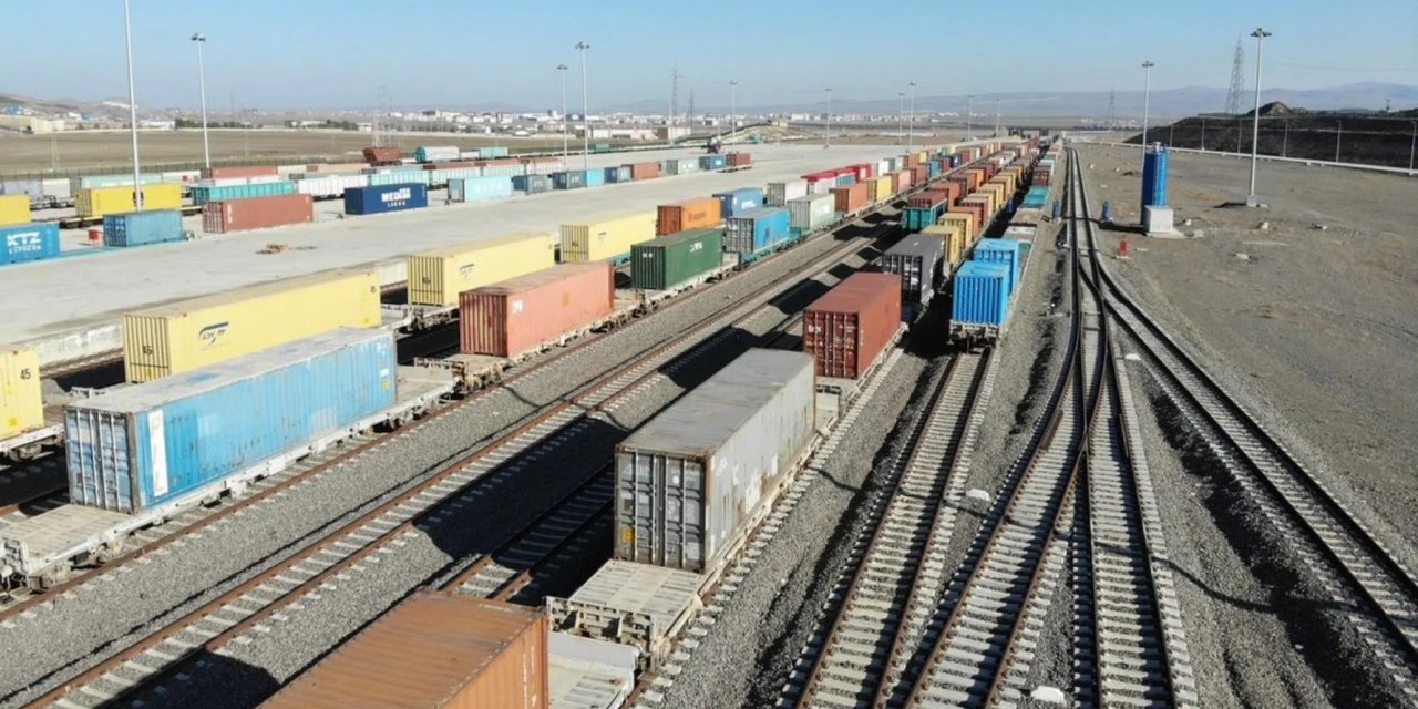 Kars Lojistik Merkezi'nden 800 Bin Ton Yük Taşındı